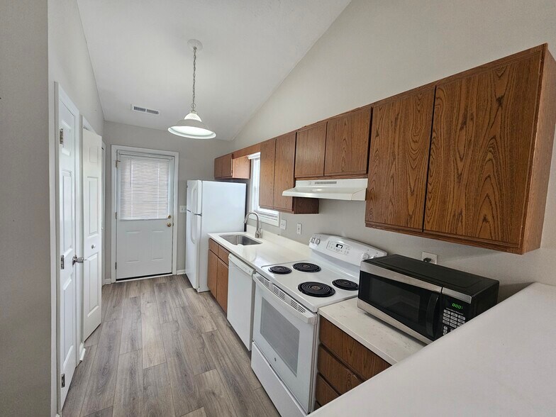 Building Photo - 834 Southern Charm Dr