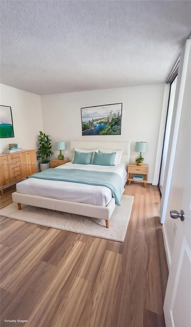 Building Photo - 10400 SW 108th Ave