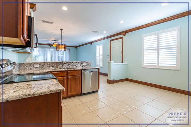 Building Photo - ***3 BEDS 2.5 BATHS***UNFURNISHED****MOVE ...