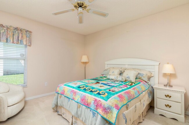 Building Photo - 3 Bedroom available in Daytona Beach