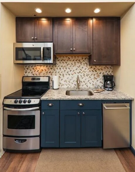 Building Photo - 1211 W Keystone Rd