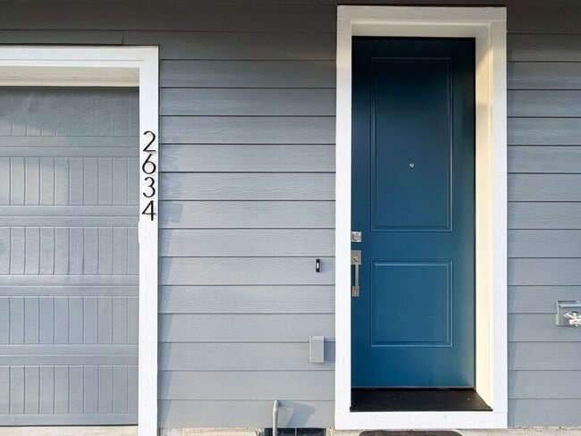 Building Photo - 2634 Waterlily Dr