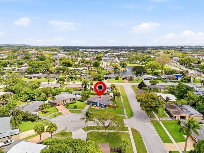 Building Photo - 2202 NW 61st Pl