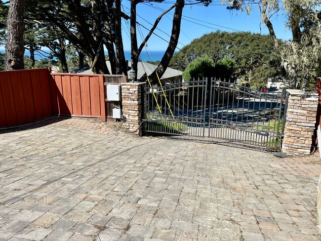 Building Photo - Newly Built ADU with Ocean View in Pacific...