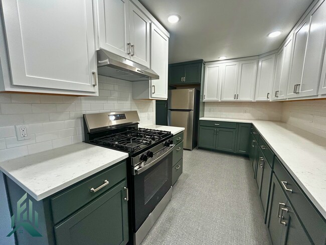 Building Photo - 1005 NW 30th St