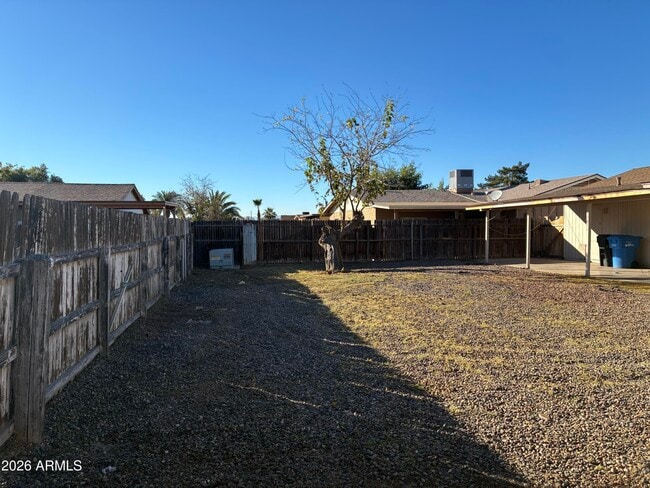 Building Photo - 8819 W Roma Ave