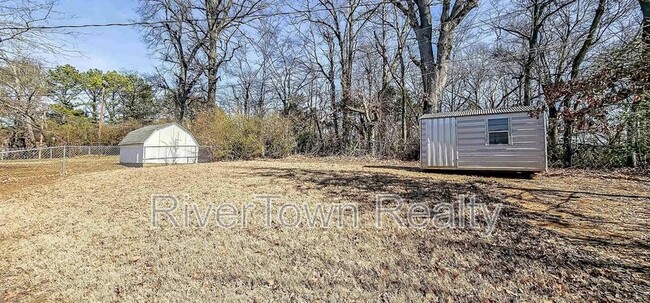 Building Photo - 2644 Courtney Dr