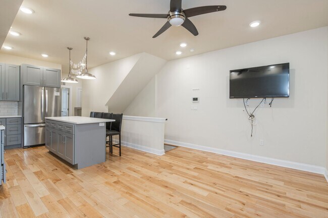 Building Photo - 1825 N Bouvier St