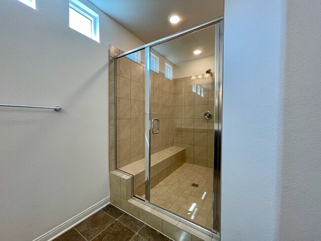 Building Photo - BEAUTIFUL 5 BED 3.5 BATH 3 FLOORS 2 CAR GARAGE SINGLE FAMILY HOME W/ LARGE LOFT & BACKYARD FOR RENT!