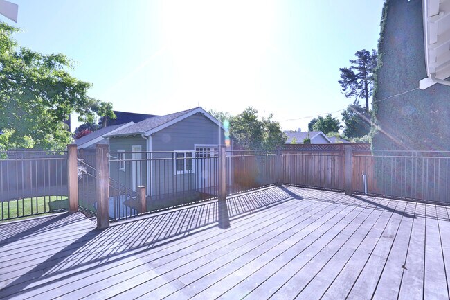 Building Photo - 144 Costa Rica Ave