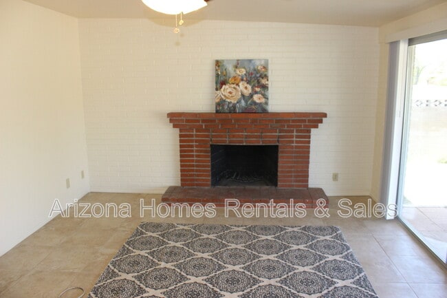 Building Photo - 8131 E Beverly St