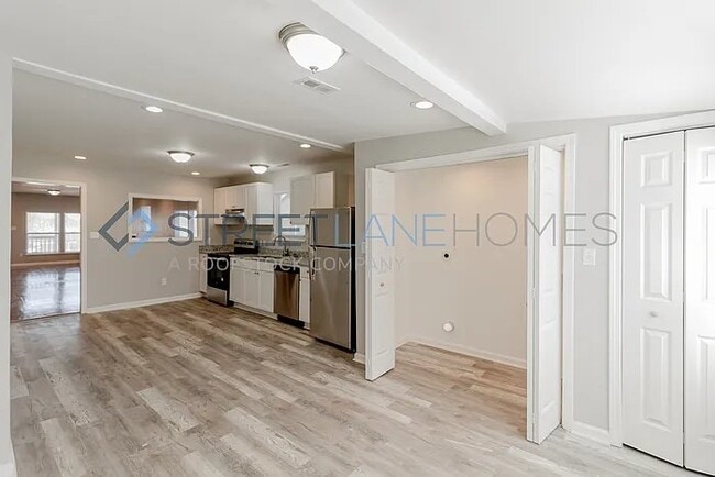 Building Photo - 3237 Beech Ave SW