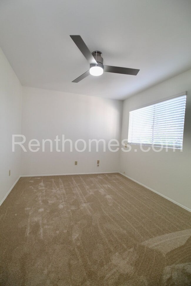 Building Photo - 10258 Grayfox Dr
