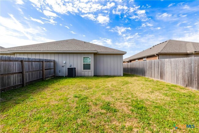 Building Photo - 3509 Abraham Dr