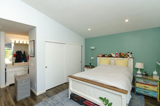 Building Photo - 4 Bedroom Home with Attached ADU in Scripps Ranch