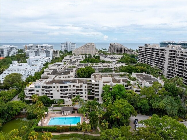 Building Photo - 101 Crandon Blvd