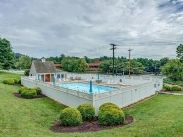 Building Photo - 3040 Winterberry Dr