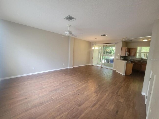 Building Photo - 2221 Golden Oak Ln