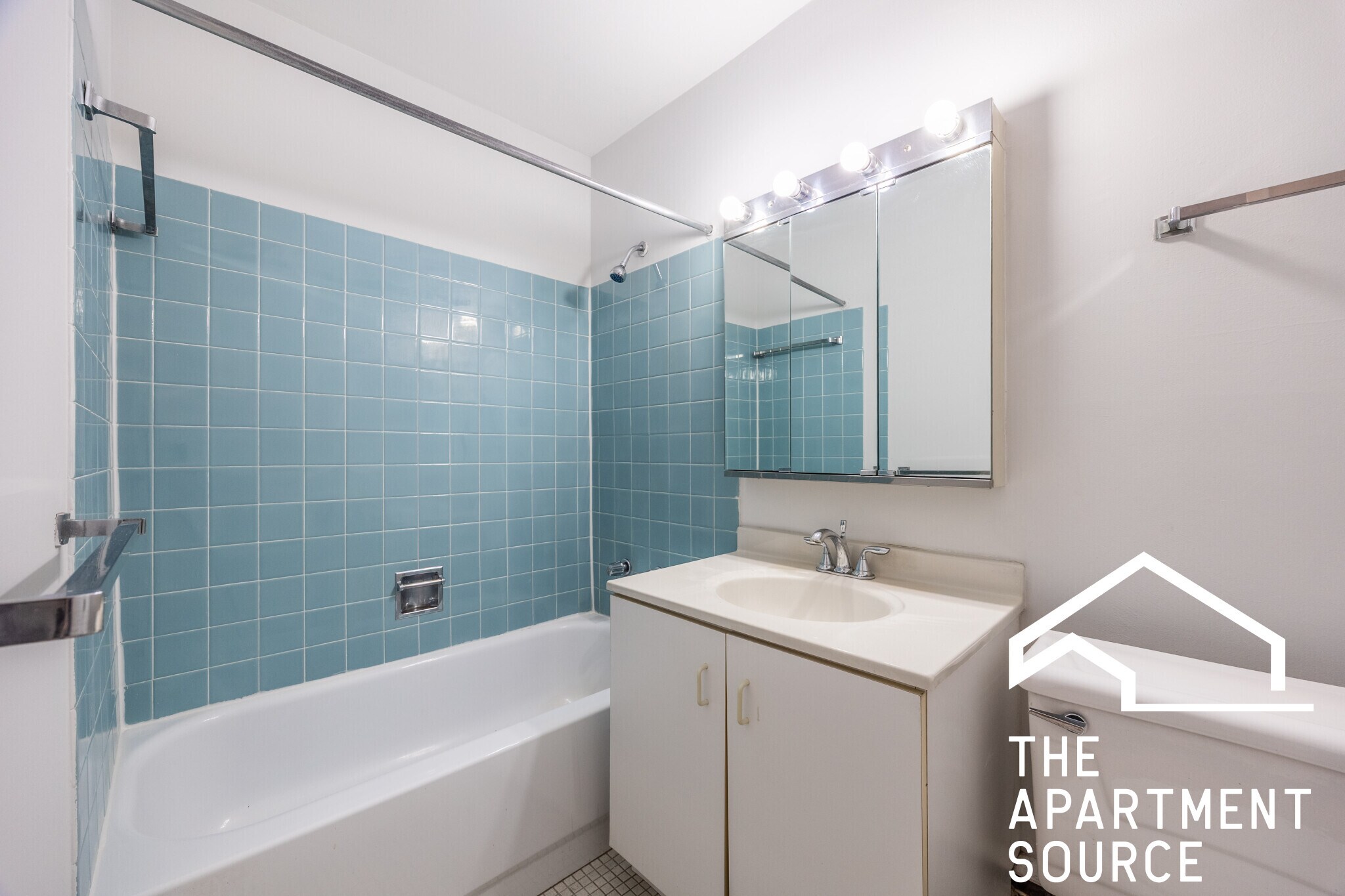 Building Photo - 1337 N Dearborn St