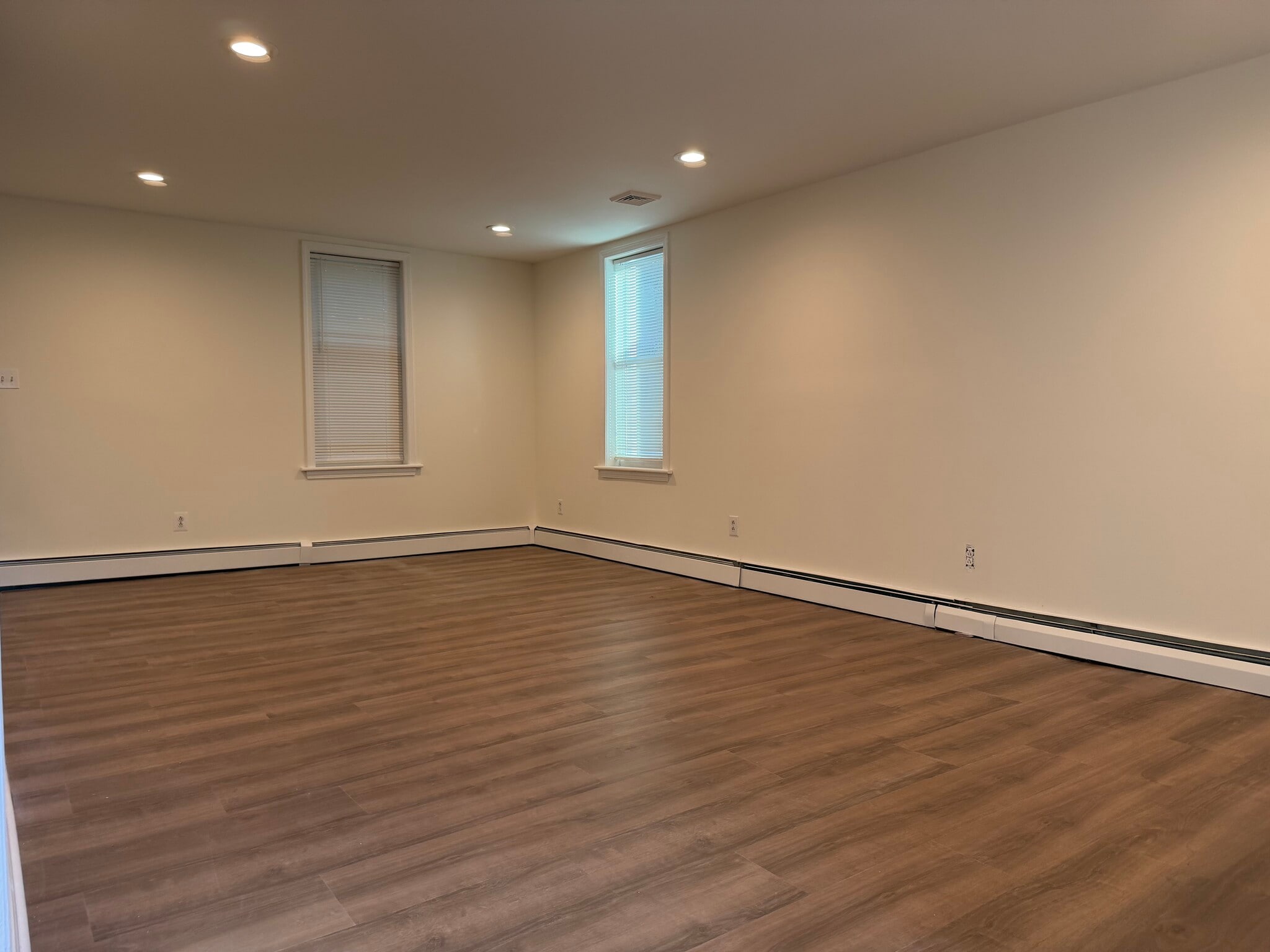 Building Photo - 722 Hilltown Pike