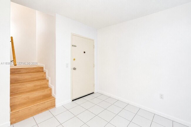 Building Photo - 3862 NE 171 St