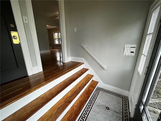 Building Photo - 146 Ramsdell Ave