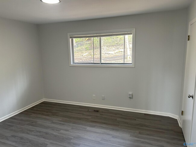 Building Photo - 1707 SE Mountainbrook Dr