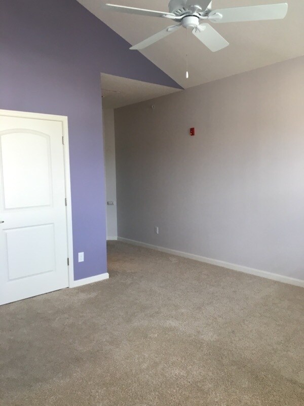 Building Photo - Condo in The Grande at Canal Pointe