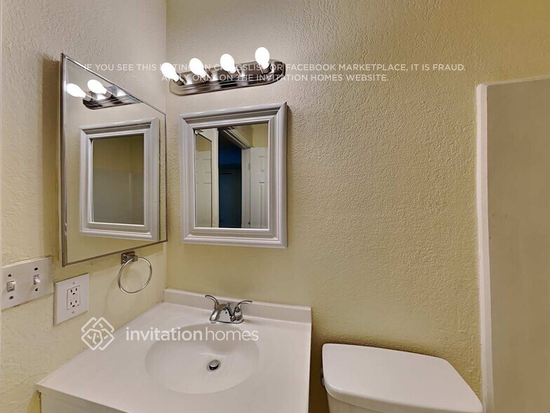 Building Photo - 8008 W Mescal St