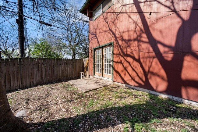 Building Photo - 2314 Parker Ln