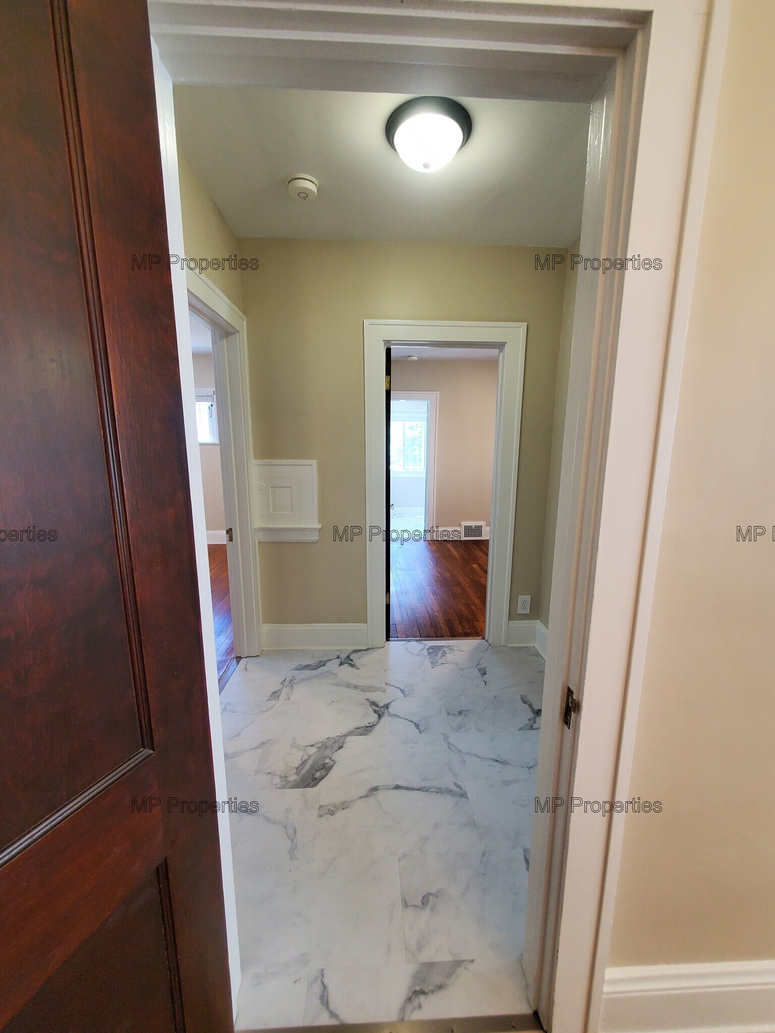 Building Photo - 1302 Hathaway Ave