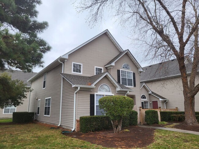 Building Photo - ADKINS RESERVE/SUMMERWIND