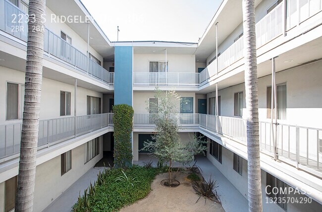 Building Photo - Mid - Century Cool! Slick Renovated  2BD/ ...