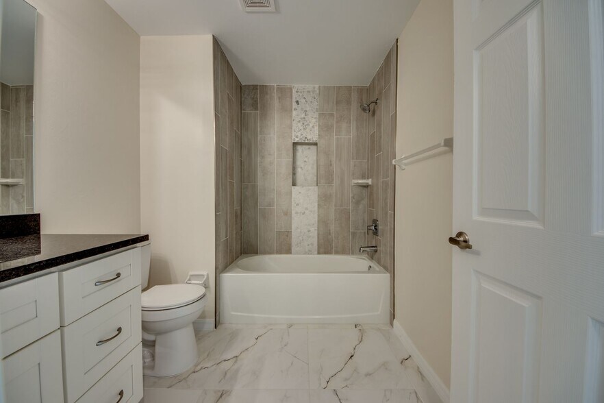 Building Photo - 3419-3421 SW 15th Pl