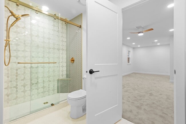 Building Photo - Elevated 5-Bedroom Home in Sandy, UT with ...