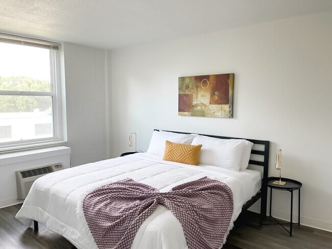 Building Photo - 2515 Burnet Ave