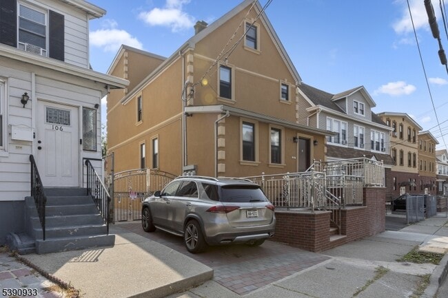 Building Photo - 108 Paine Ave