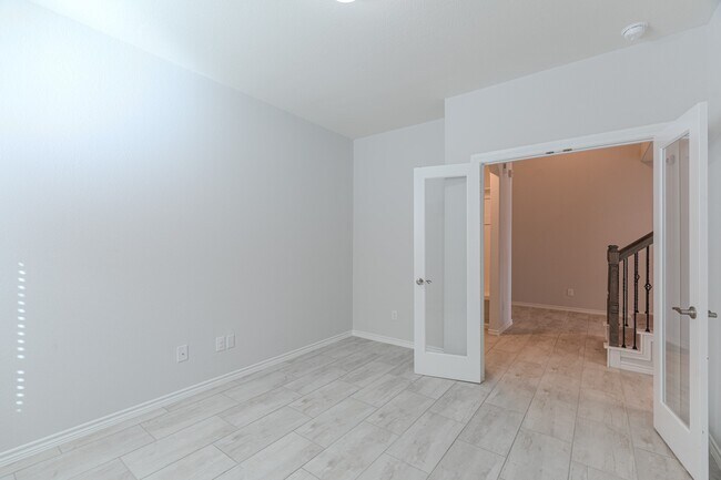 Building Photo - 59 Pioneer Canyon Pl