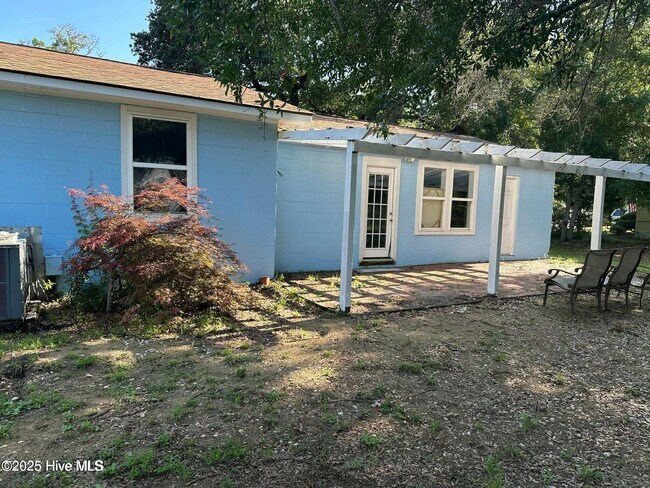 Building Photo - 4735 Cedar Ln SW
