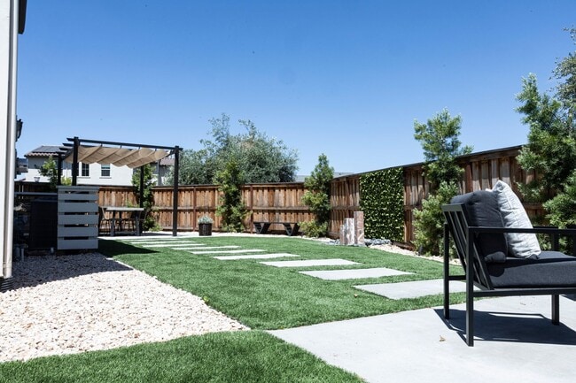 Building Photo - 3 bedroom | 2.5 bathroom | Crocker Village Single Family Home