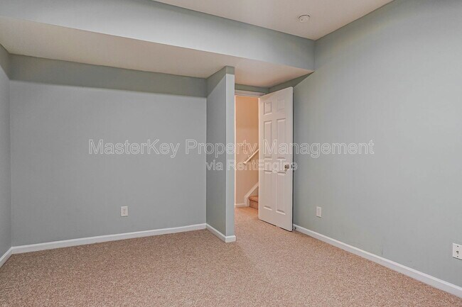 Building Photo - 335 Anterbury Dr