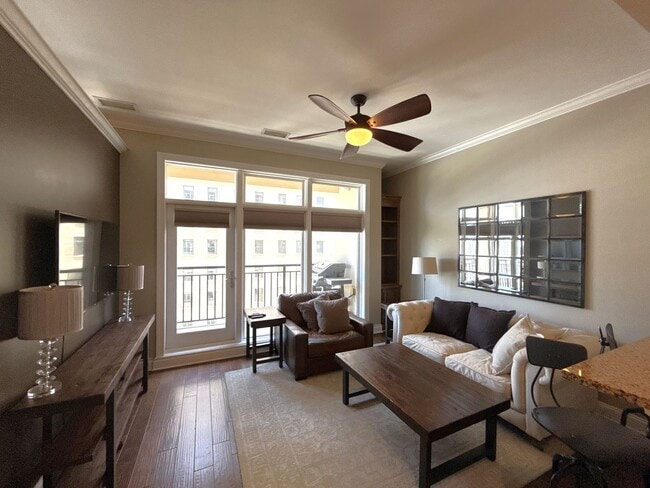 Building Photo - 230 S Tryon St