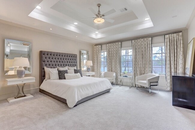 Building Photo - 3749 Olympia Dr