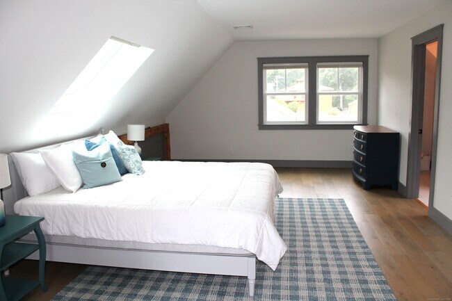 Building Photo - 50 Mumford Cove Rd