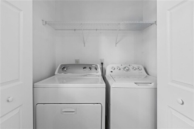 Building Photo - 547 Picketts Bend Cir