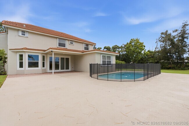 Building Photo - 5513 SW Windward Way