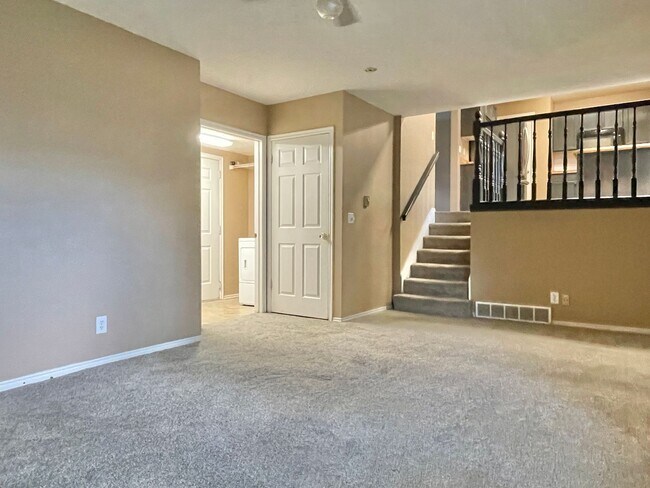 Building Photo - Cozy West Valley Home For Rent!