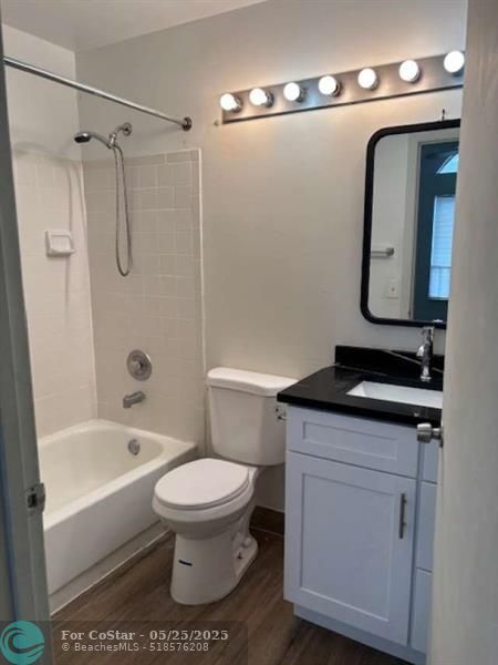 Building Photo - 1068 Coral Club Dr
