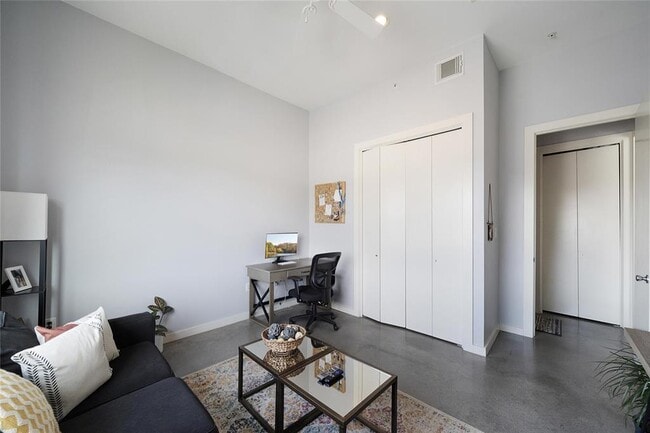 Building Photo - 2525 S Lamar Blvd