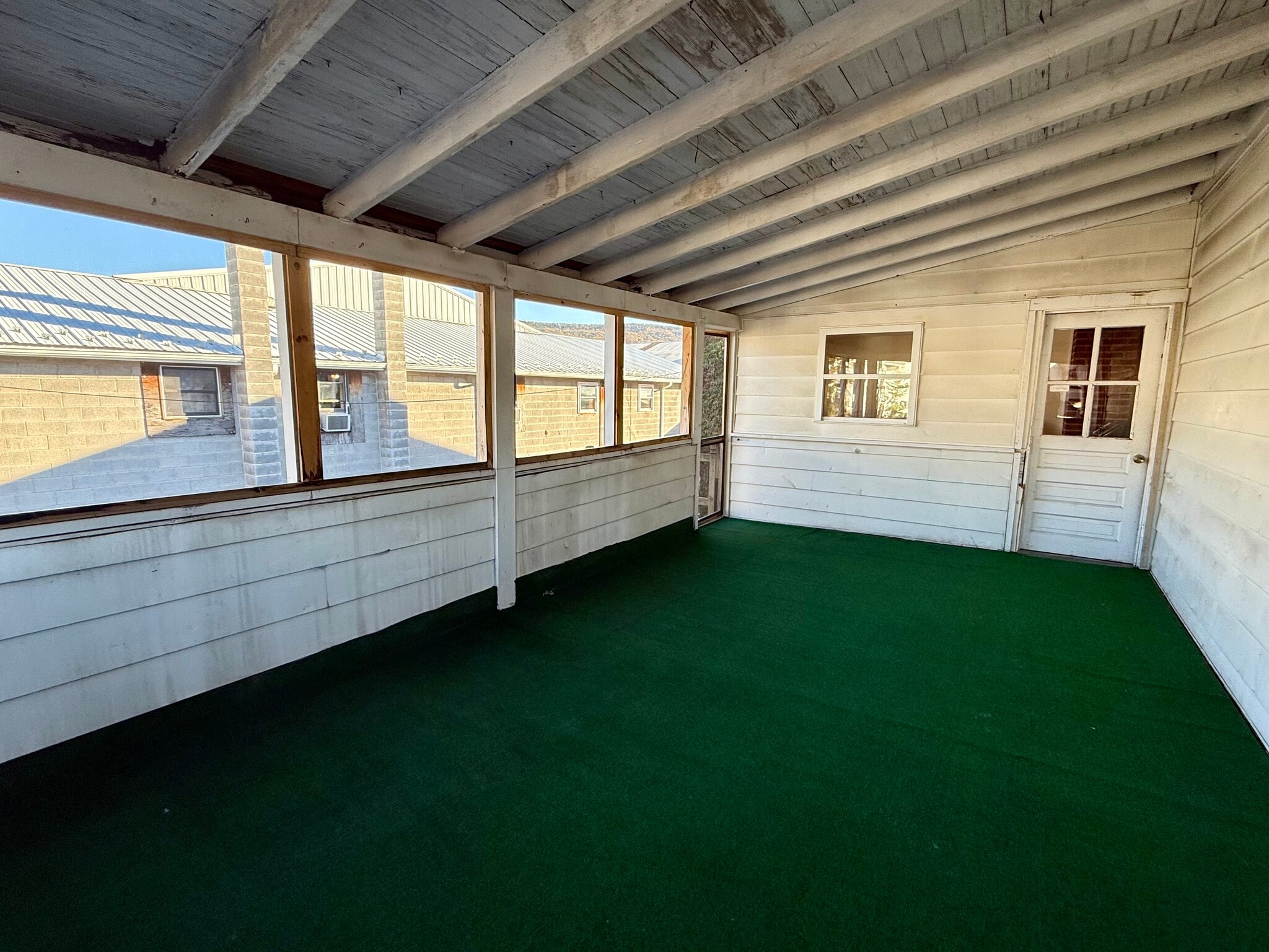 Building Photo - 17 2nd St